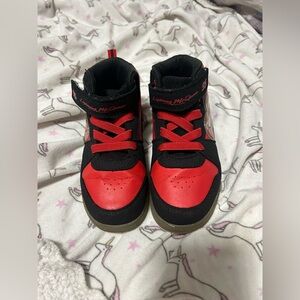 Children's shoes in good condition, red, Disneycon luses, zais 10 for children